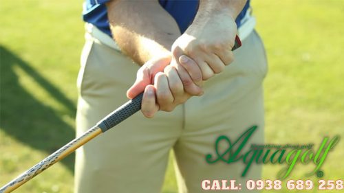 Cách cầm gậy để cú swing đánh golf chuẩn xác